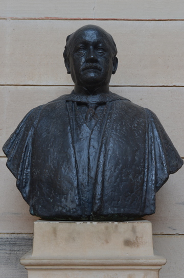 Memorial Bust of Edwin Landseer Lutyens, H. A. N. Medd, Bronze