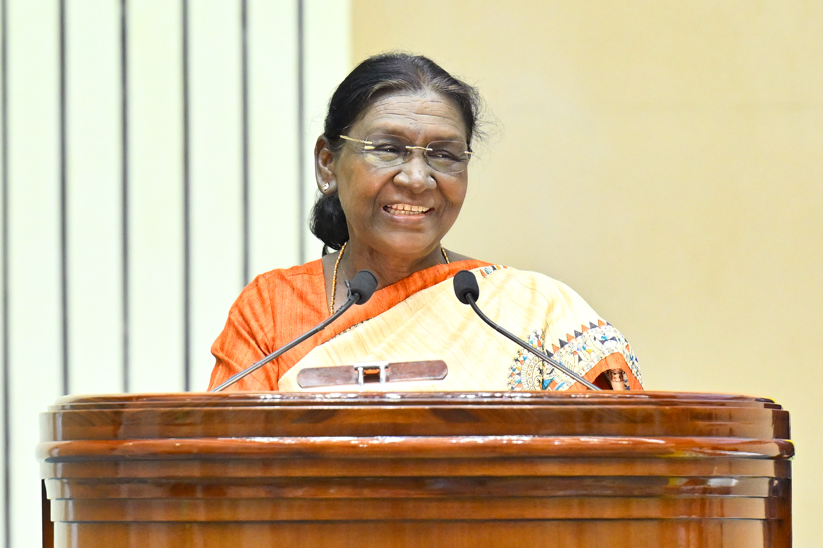 भारत की राष्ट्रपति श्रीमती द्रौपदी मुर्मु का  संगीत नाटक अकादमी के ‘अकादमी रत्न’और ‘अकादमी पुरस्कार’ प्रदान  करने के अवसर पर सम्बोधन (HINDI)