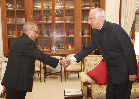 The Governor of Manipur, Shri Gurbachan Jagat calling on the President of India, Shri Pranab Mukherjee at Rashtrapati Bhavan in New Delhi on August 24, 2012.