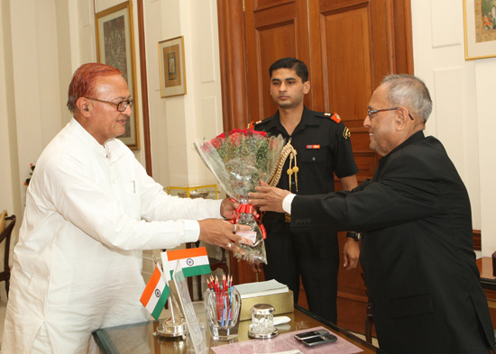 The Chairman of the State Finance Commission, Rajasthan, Dr. Bulakidas Kalla calling on the President of India, Shri Pranab Mukherjee at Rashtrapati Bhavan in New Delhi on August 24, 2012.