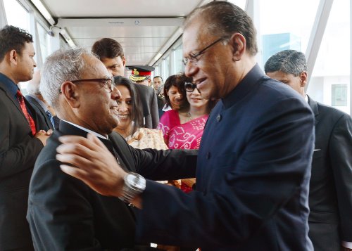 The Prime Minister of the Republic of Mauritius, Dr. Naveenchandra Ramgoolam and his wife bidding farewell to the President of India, Shri Pranab Mukherjee at aiprot on March 13, 2013 at the end of his State Visit to that Country.