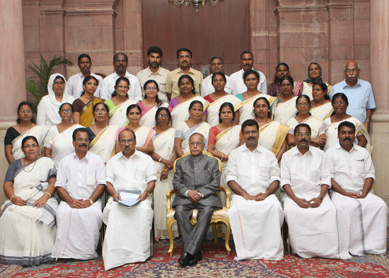The Union Minister of State (Independent Charge) for Consumer Affairs, Food and Public Distribution, Prof. K.V. Thomas along with Mayor, Standing Committee Chairman and Councilors from the Corporation of Cochin calling on the President of India, Shri Pra