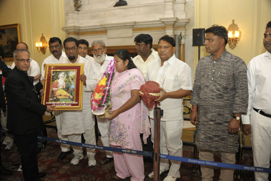 The President of India, Shri Pranab Mukherjee meeting with 10 member delegation from the various organisations on the occasion of the Maharishi Valmiki's Birthday at Rashtrapati Bhavan in New Delhi on October 29, 2012.