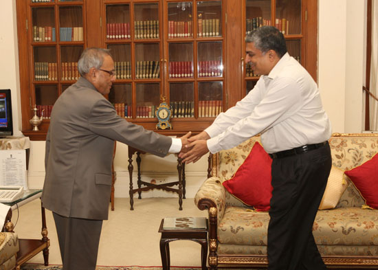 The Chairman of the Unique Identification Authority of India(UIDAI), Shri Nandan Nilekani calling on the President of India, Shri Pranab Mukherjee on August 7, 2012.