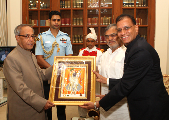 The Union Minister of Road Transport and Highways, Dr. CP Joshi calling on the President of India, Shri Pranab Mukherjee on August 8, 2012.