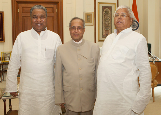 Shri Lalu Prasad MP & Shri Prem Chand Gupta MP calling on the President of India, Shri Pranab Mukherjee at Rashtrapati Bhavan in New Delhi on August 17, 2012.