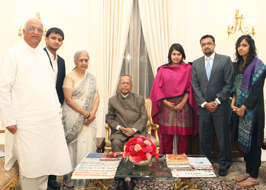 Shri Santosh Bagrodia EX-MP(RS) with others, calling on the President of India, Shri Pranab Mukherjee at Rashtrapati Bhavan in New Delhi on August 18, 2012.