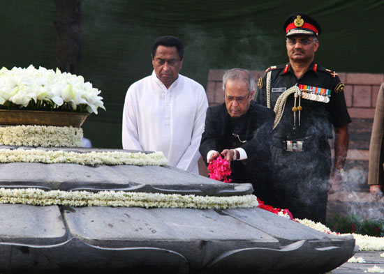 The President of India, Shri Pranab Mukherjee, paying floral tributes at the Samadhi of late Shri Rajiv Gandhi, the former Prime Minister of India on the occasion of his birth anniversary at Vir Bhoomi on 20 August, 2012.