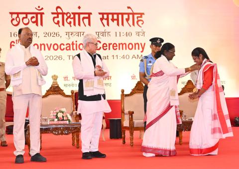 President Droupadi Murmu graces the sixth convocation ceremony of Mahatma Gandhi Antarrashtriya Hindi Vishwavidyalaya at Wardha, Maharashtra on April 16, 2026.