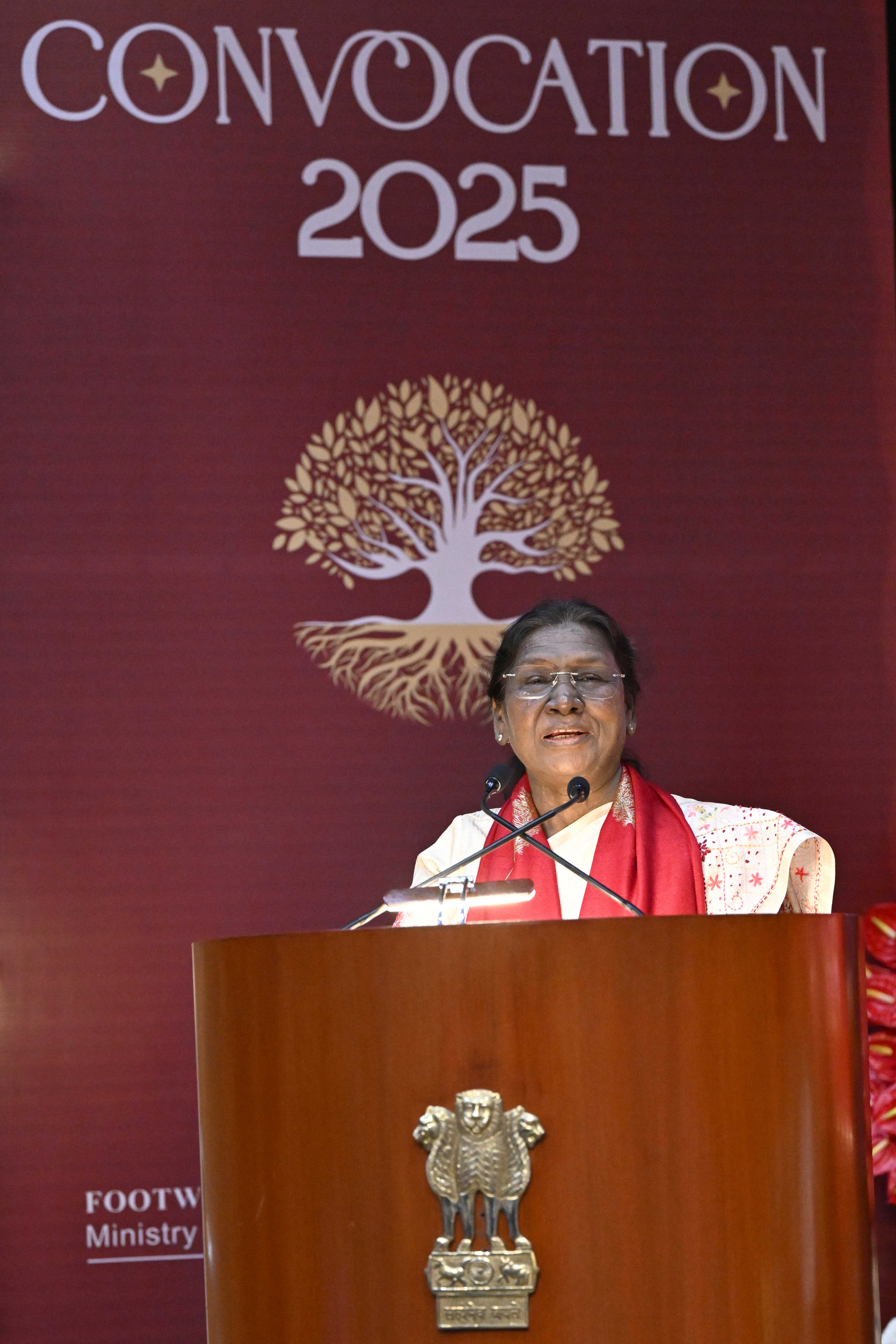 भारत की राष्ट्रपति, श्रीमती द्रौपदी मुर्मु का  FOOTWEAR DESIGN & DEVELOPMENT INSTITUTE के दीक्षांत  समारोह में संबोधन (HINDI)
