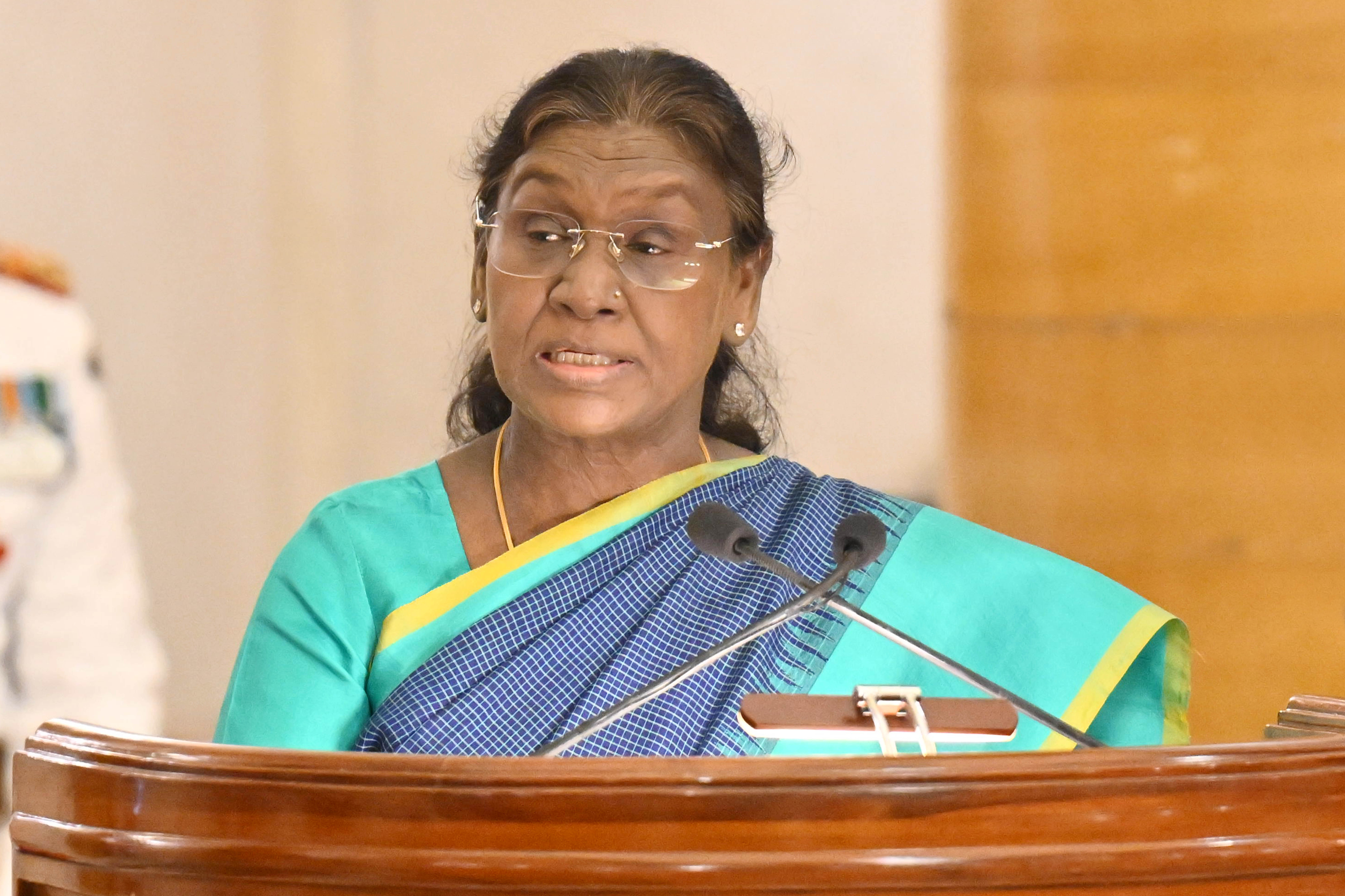 ADDRESS BY THE HON’BLE PRESIDENT OF INDIA SMT. DROUPADI MURMU ON THE OCCASION OF CALL ON BY CHIEFS/VICE-CHIEFS OF ARMY ALONG WITH SPOUSES FROM 32 FRIENDLY NATIONS PARTICIPATING THE ARMY CHIEFS’ CONCLAVE FOR UNITED NATIONS TROOP CONTRIBUTING COUNTRIES