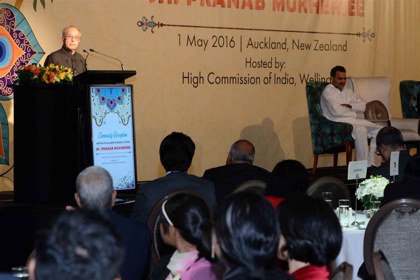 The President of India, Shri Pranab Mukherjee addressing at the Indian Community Reception hosted by the High Commissioner of India in New Zealand, Shri Sanjiv Kohli at Auckland in New Zealand on May 01, 2016. 