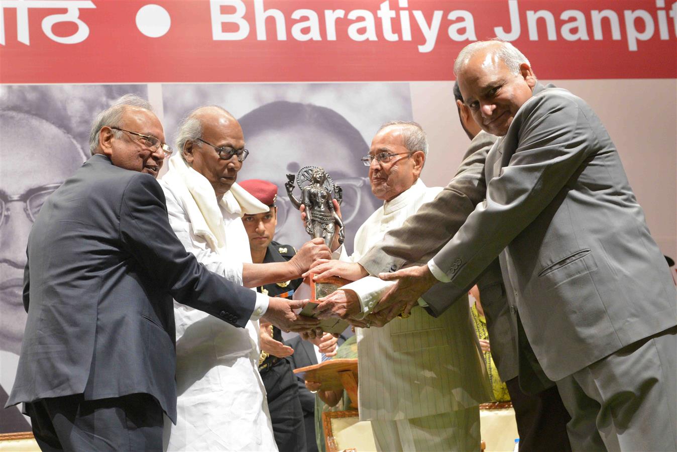 The President of India, Shri Pranab Mukherjee presenting the 52nd Jnanpith Award to Prof. Sankha Ghosh in New Delhi on April 27, 2017.