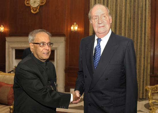 The King of Spain, His Majesty Juan Carios I calling on the President of India, Shri Pranab Mukherjee at Rashtrapti Bhavan in New Delhi on October 26, 2012.