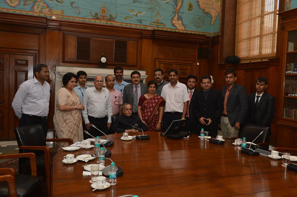 The President of India, Shri Pranab Mukherjee with the E-team of Rashtrapati Bhavan during the launch of newly designed website of the President at Rashtrapati Bhavan in New Delhi on July 25, 2014. 