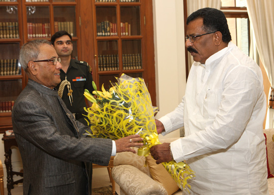 The Union Minister of State for Railways, Shri Kotla Jaya Surya Prakash Reddy calling on the President of India, Shri Pranab Mukherjee at Rashtrapati Bhavan in New Delhi on November 1, 2012.