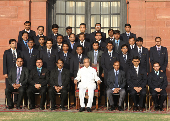 The President of India, Shri Pranab Mukherjee with the Probationers of the Indian Ordnance Factories Service-2012(i) Batch from National Academy of Defence Production, Nagpur at Rashtrapati Bhavan in New Delhi on May 30, 2013.