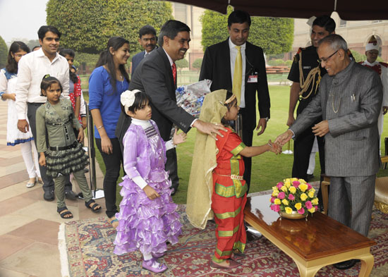 The President of India, Shri Pranab Mukherjee receiving greetings from various school students and all walks of life on the occasion of Diwali at Rashtrapati Bhavn in New Delhi on November 13, 2012.