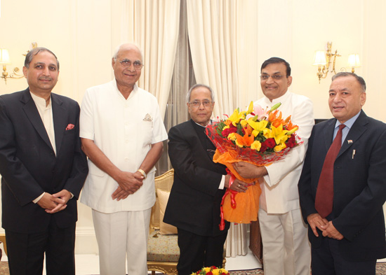 Shri Raj Kumar Dhoot MP(RS) with others calling on the President of India, Shri Pranab Mukherjee at Rashtrapati Bhavan in New Delhi on August 19, 2012.