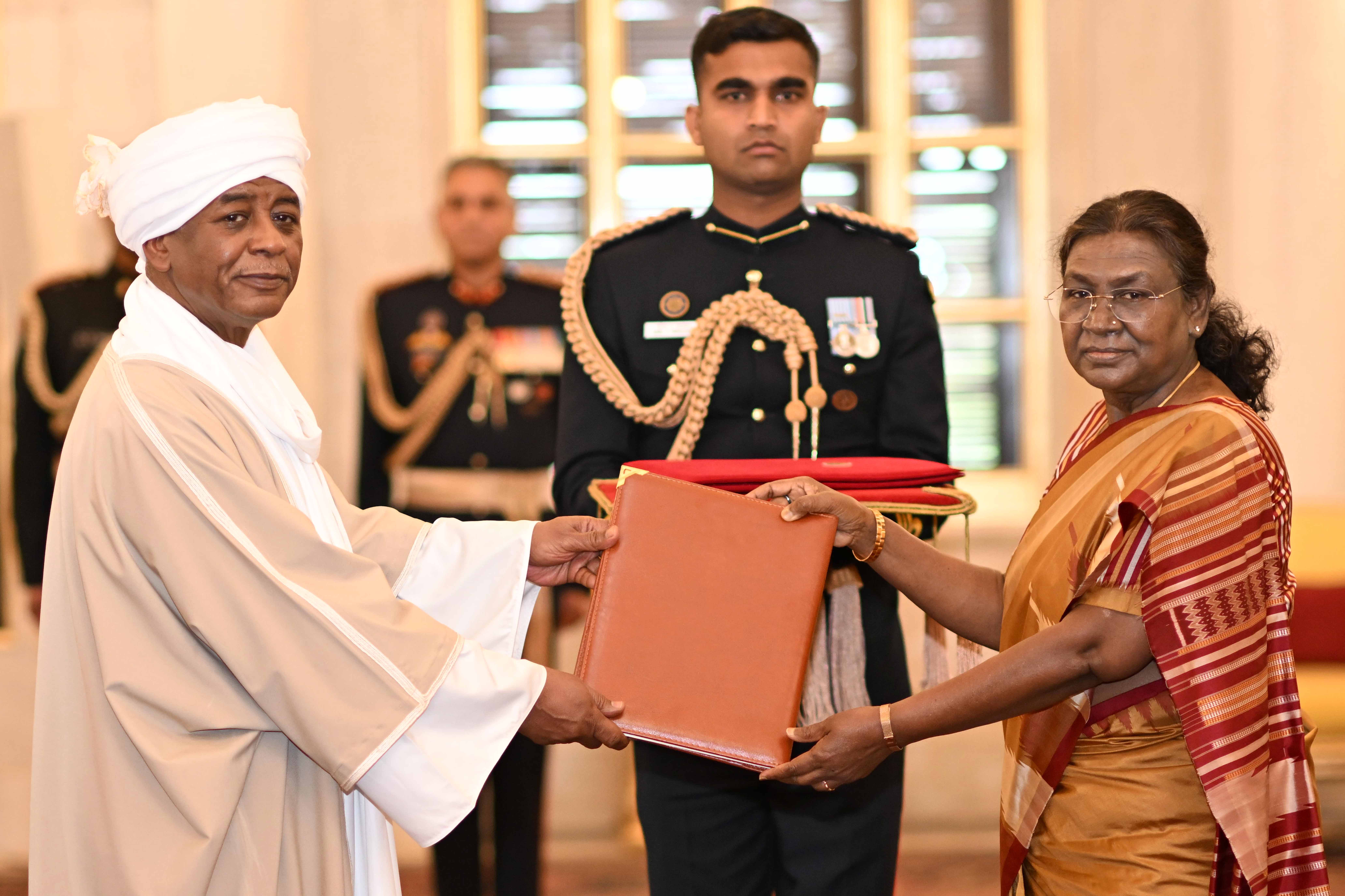 H.E. Dr Mohammed Abdalla Ali Eltom, Ambassador of the Republic of Sudan presenting credentials to the President of India, Smt Droupadi Murmu at a ceremony held at Rashtrapati Bhavan on February 20, 2025.