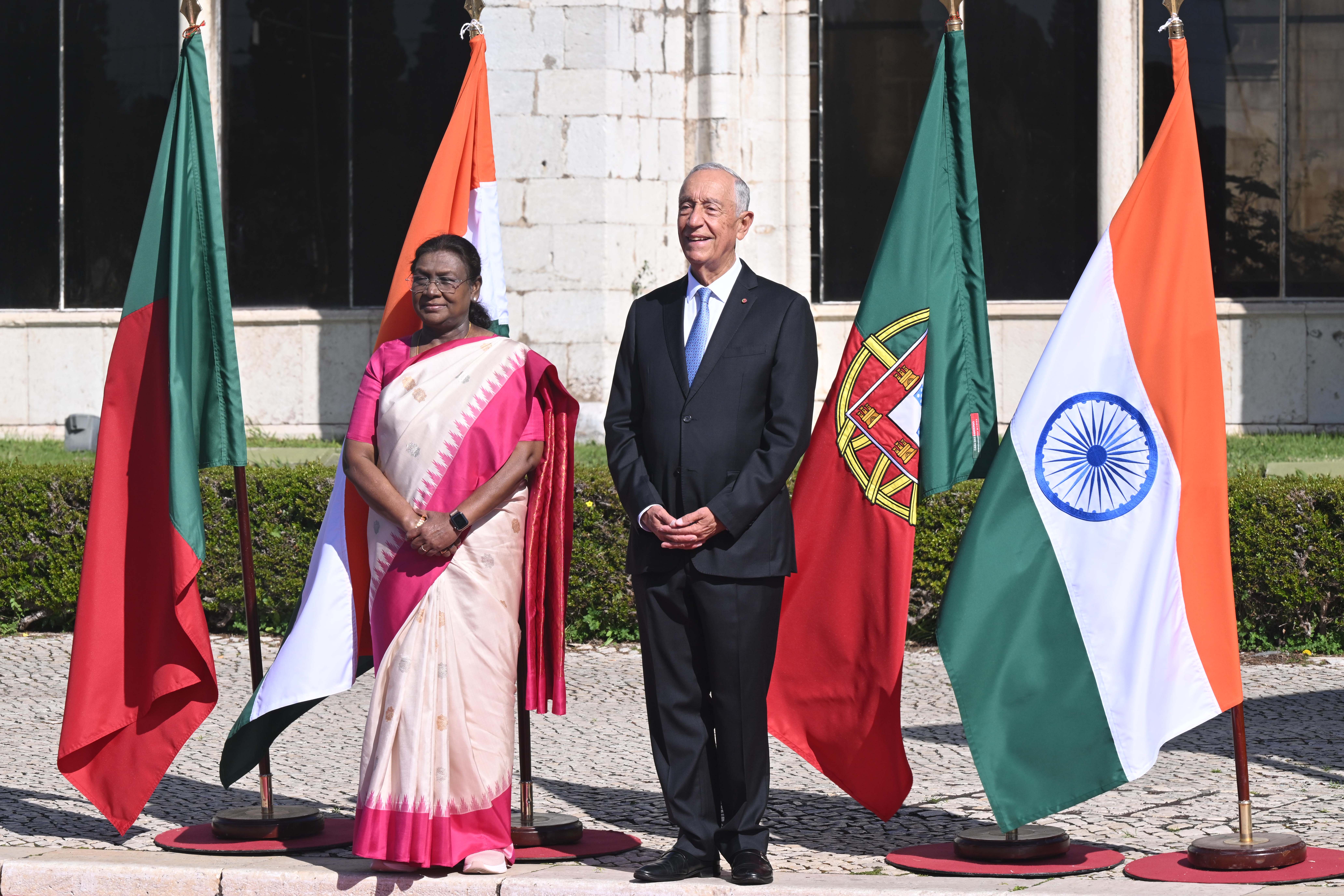 President Droupadi Murmu was warmly received by the President of the Republic of Portugal, H.E. Mr Marcelo Rebelo de Sousa at the historic ‘Praca do Imperio’ in Lisbon on April 7, 2025.