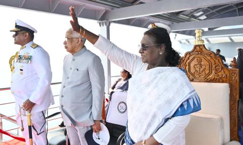 President Droupadi Murmu witnesses the International Fleet Review 2026 at Visakhapatnam, Andhra Pradesh on 18 Feb 2026
