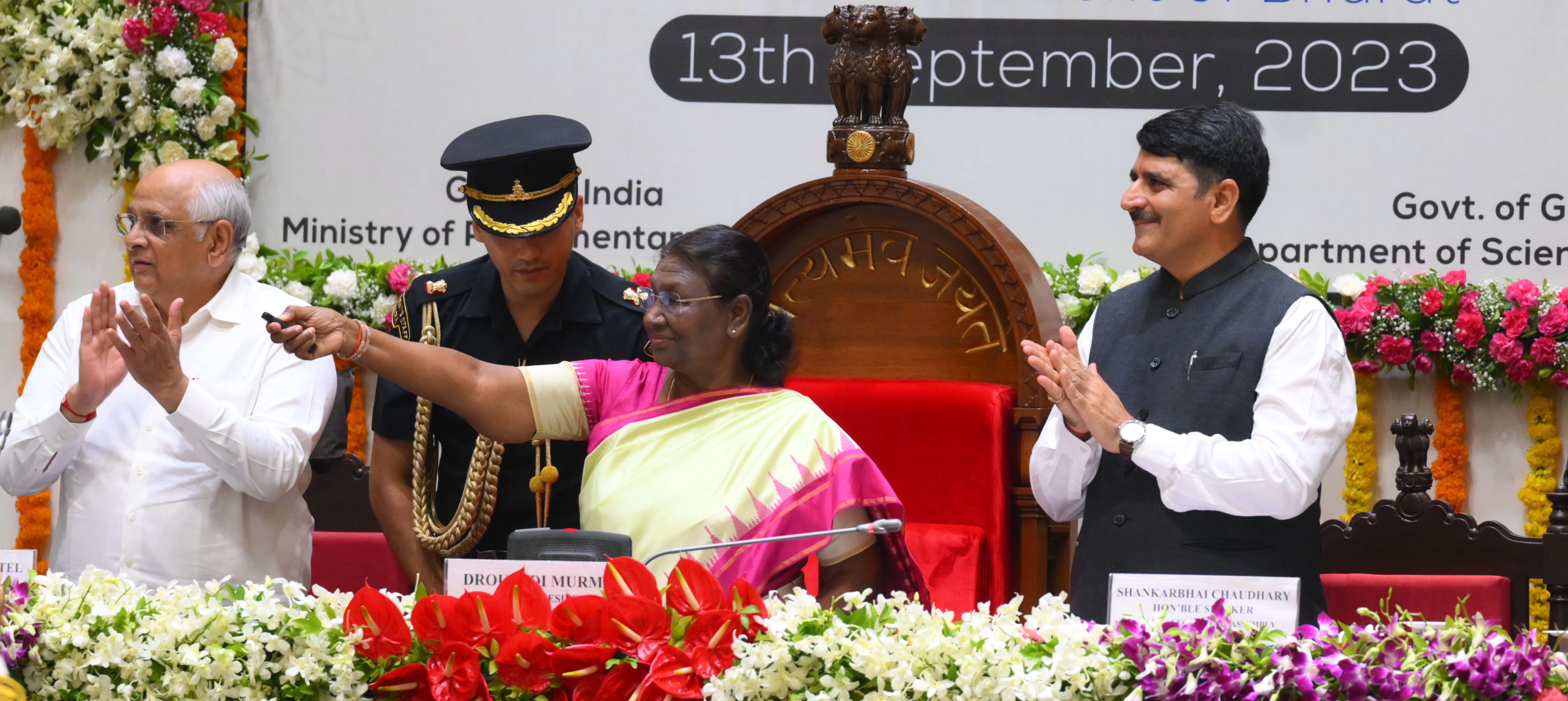 The President of India, Smt Droupadi Murmu inaugurating ‘National e-Vidhan Application’ (NeVA) and addressed the Gujarat Legislative Assembly at Gandhinagar on lSeptember 13, 2023. 